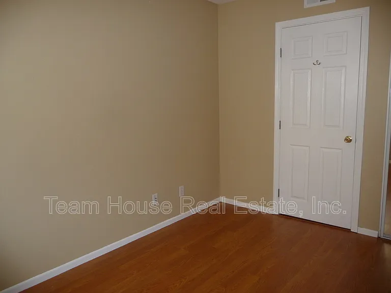 27240 Luther Dr #509 — Photo 9