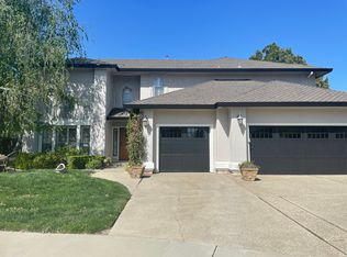 547 E Riverside Dr, Woodbridge, CA 95258