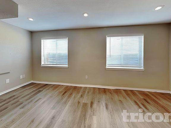 5th image of 12789 Elm St