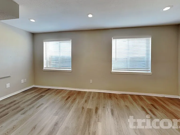 12789 Elm St — Photo 5