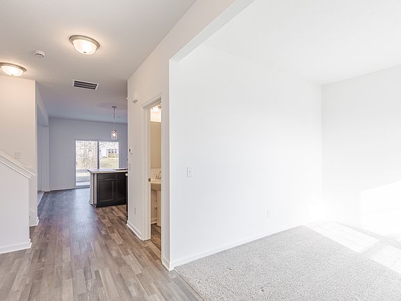 2nd image of 10506 Broadford St