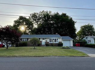 690 Roger Rd, Warminster, PA 18974