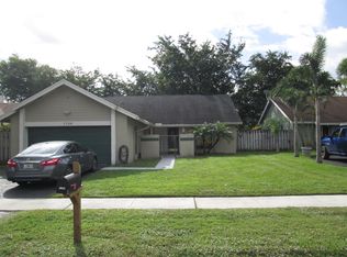 7786 Roble Ln, Lake Worth, FL 33467