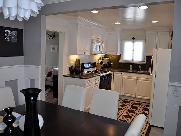 5th image of 2914 Rowena Ave