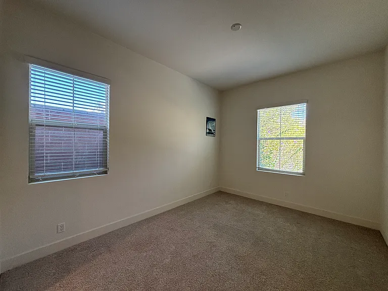 53 Molly Loop — Photo 15