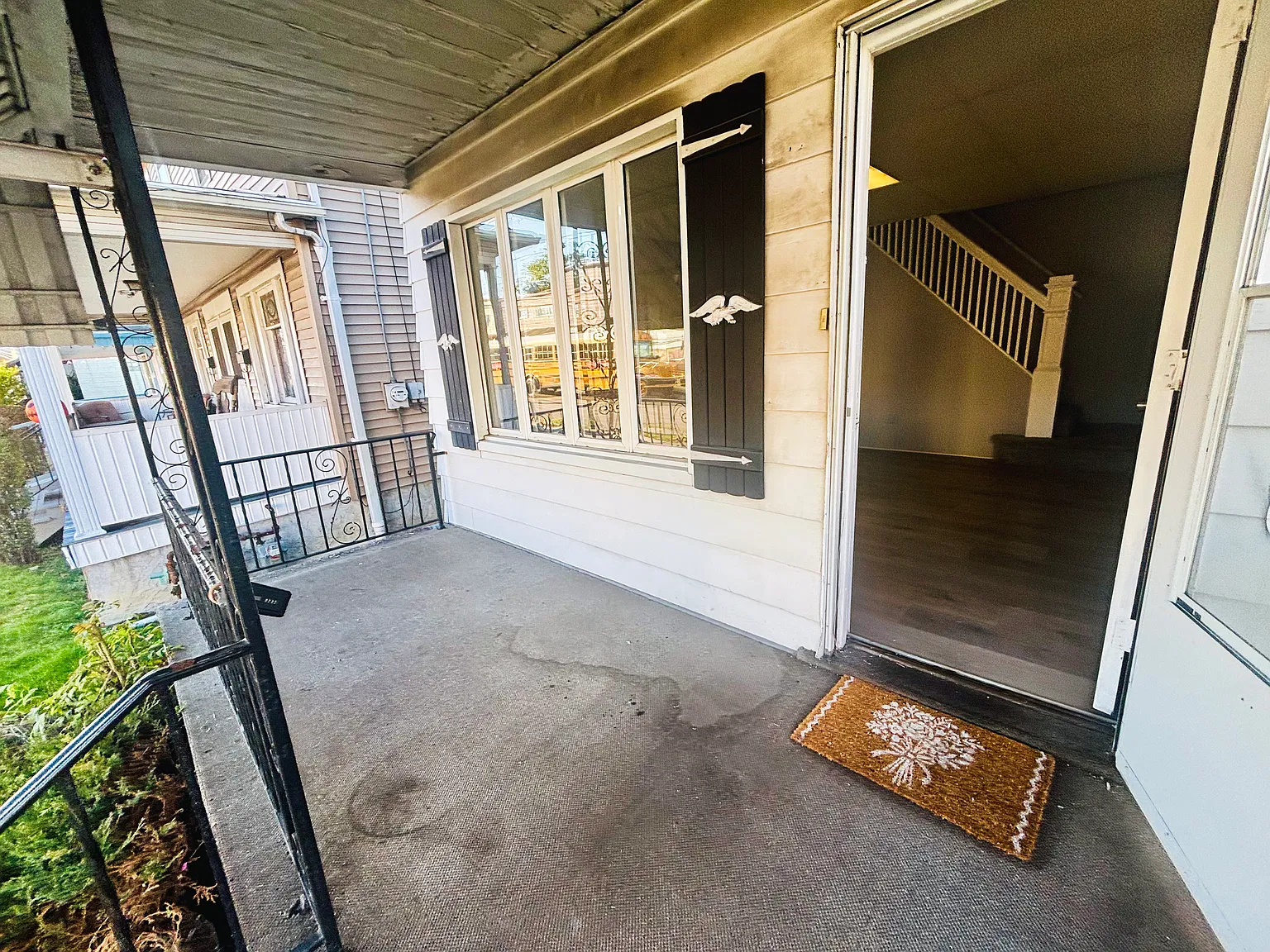 3 bed, 1051 sqft, $1,495 — Photo 2