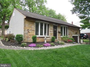 19 Lincoln Ln, Broomall, PA 19008