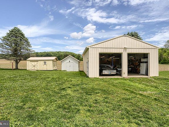 3rd image of 95 Pawnee Ln