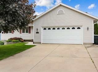 1724 Hamer Dr NW, Cedar Rapids, IA 52405