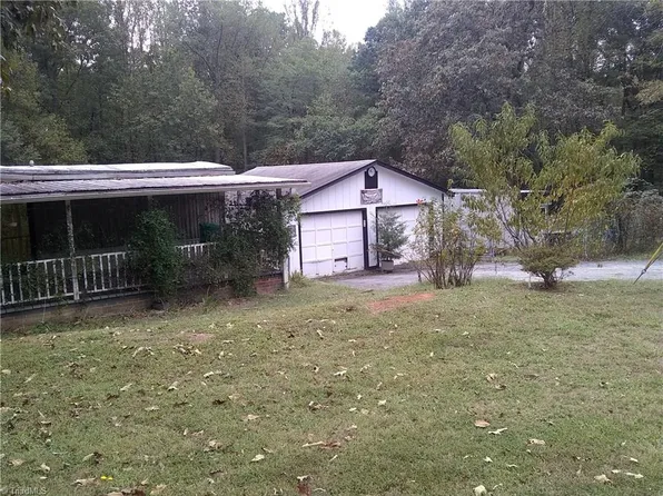 5350 Lake Woussicket Rd, Walnut Cove, NC 27052