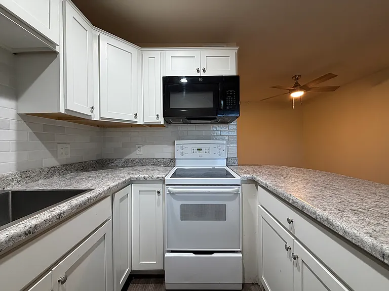 1859 E Broadway Rd #14 — Photo 4