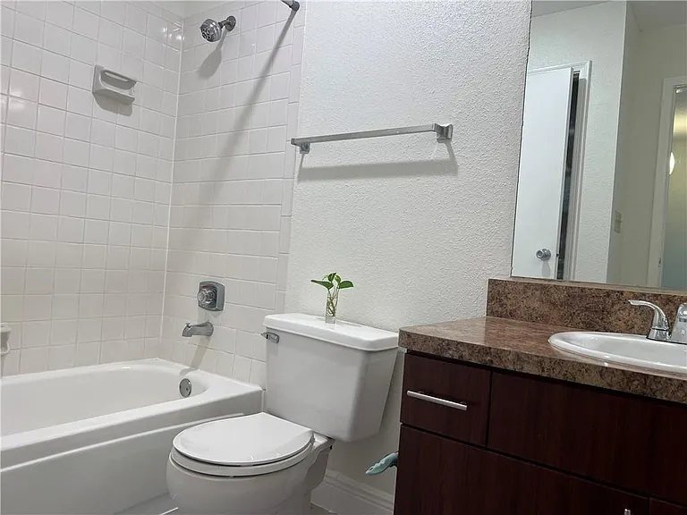 875 Riverside Dr #725 — Photo 17