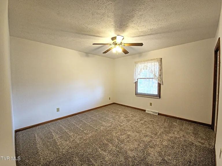 2910 Newbern Dr — Photo 15