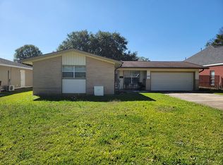 2749 Magnolia Ln, Groves, TX 77619