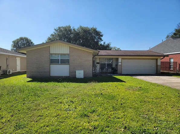 2749 Magnolia Ln, Groves, TX 77619