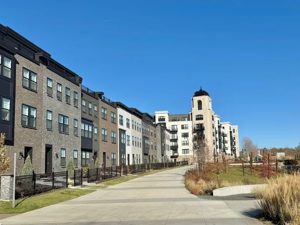 905 Falls Psge W #A, Saint Paul, MN 55116
