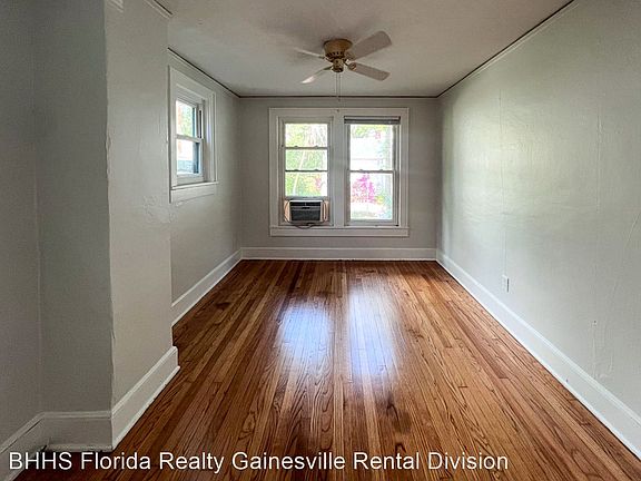 3rd image of 318 NE 2nd Ave APT 9