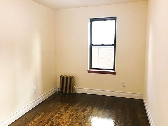 5th image of 4718 45th St APT 1R