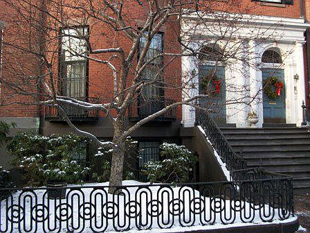 Lovely brownstone in excellent condition