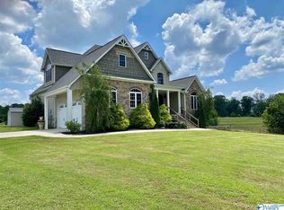 40 Tiger Lily Ln, Laceys Spring, AL 35754