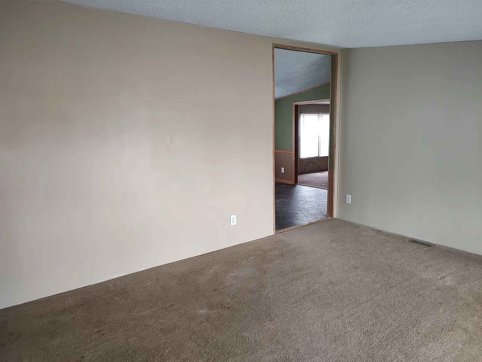 3 bed, 1512 sqft, $1,400 — Photo 4