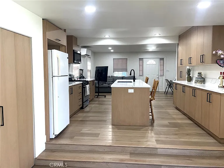 9488 Foster Rd — Photo 15