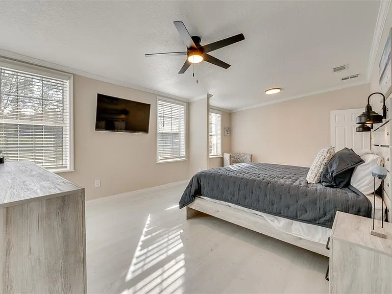 8123 Shelley Trl — Photo 6