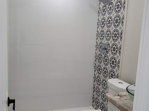 3rd image of 5640 SW 38th Ct