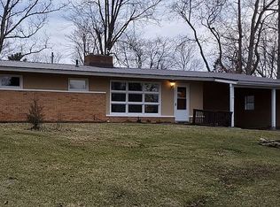 3027 Woods Dr, Springfield, OH 45506