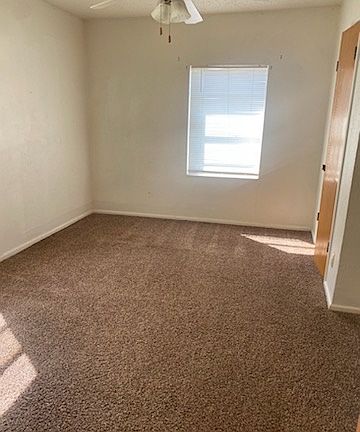 5th image of 700 S Avenue A