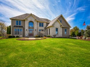 38W325 Yaupon Ct, Saint Charles, IL 60175