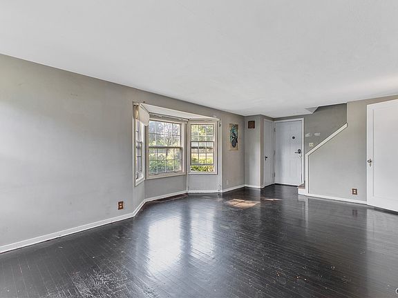 5th image of 1207 Comstock Ave