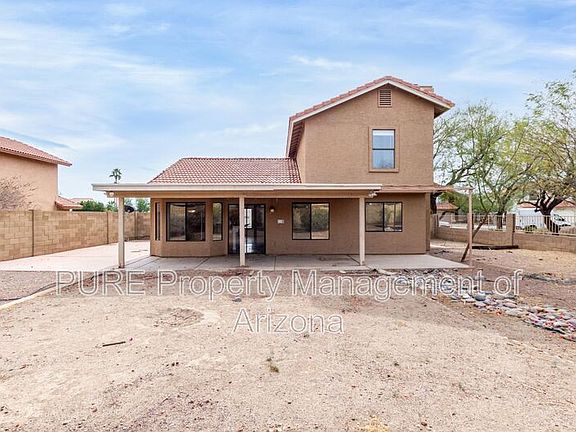 3rd image of 3642 E Desert Flower Ln