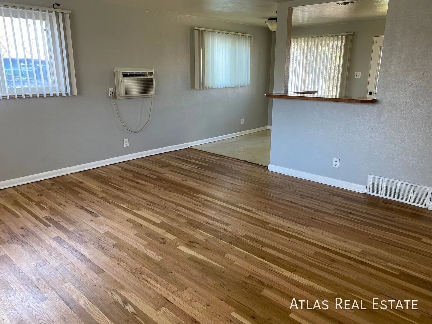 800 N Miller Ct — Photo 3