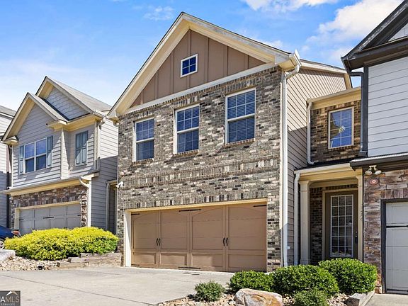 2nd image of 2296 Thackery Rd