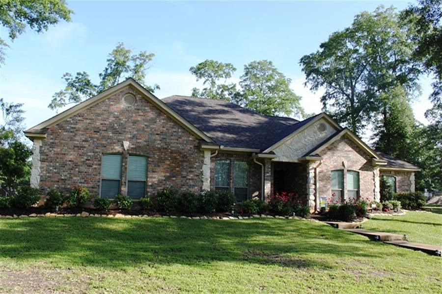1st image of 732 Lake Dr