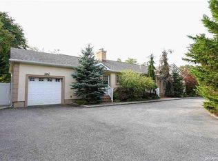 126 Cold Spring Rd, Syosset, NY 11791