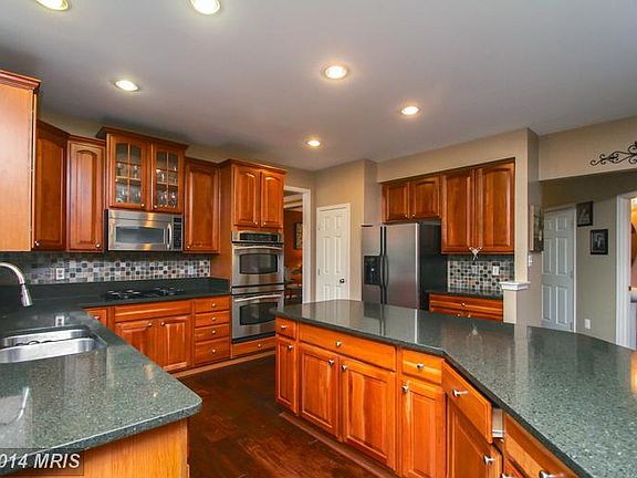 3rd image of 67 Kinross Dr