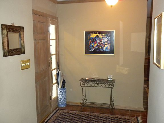 4th image of 325 Avenue A