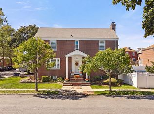 2053 Van Hoesen Ave, Bronx, NY 10461