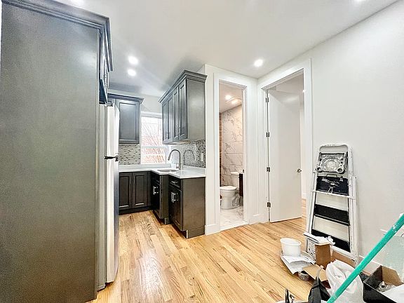 2nd image of 392 S 5th St APT 22