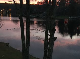 861 W Mountain Lake Dr, Bear Creek Township, PA 18702