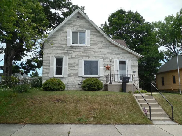 408 Montana AVENUE, South Milwaukee, WI 53172