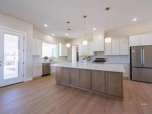 3rd image of Holden Rd