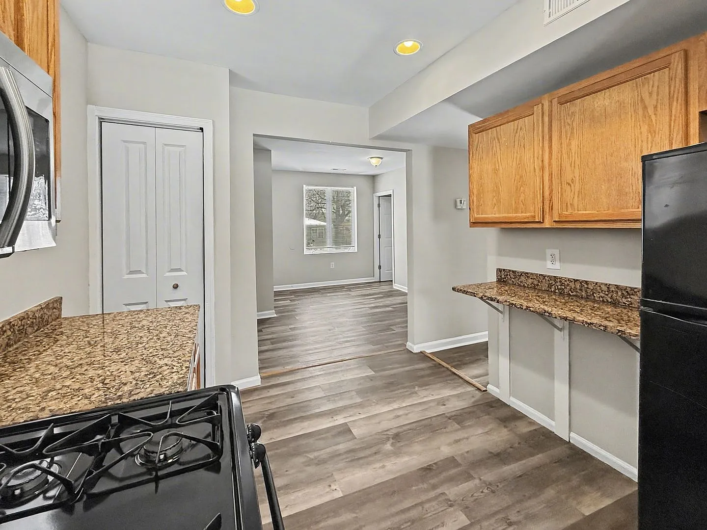 Refreshed 3BD 1BA Home with Parking! — Photo 4