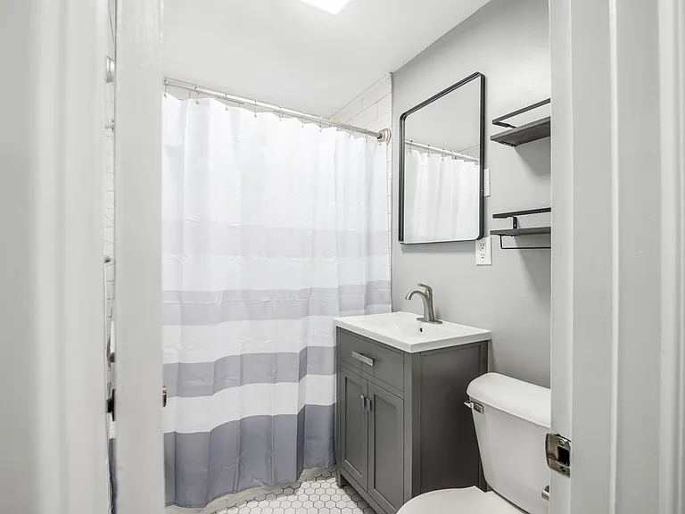 111 E Selby Blvd #1 — Photo 8