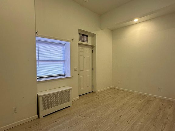 3rd image of 1-501 19th St