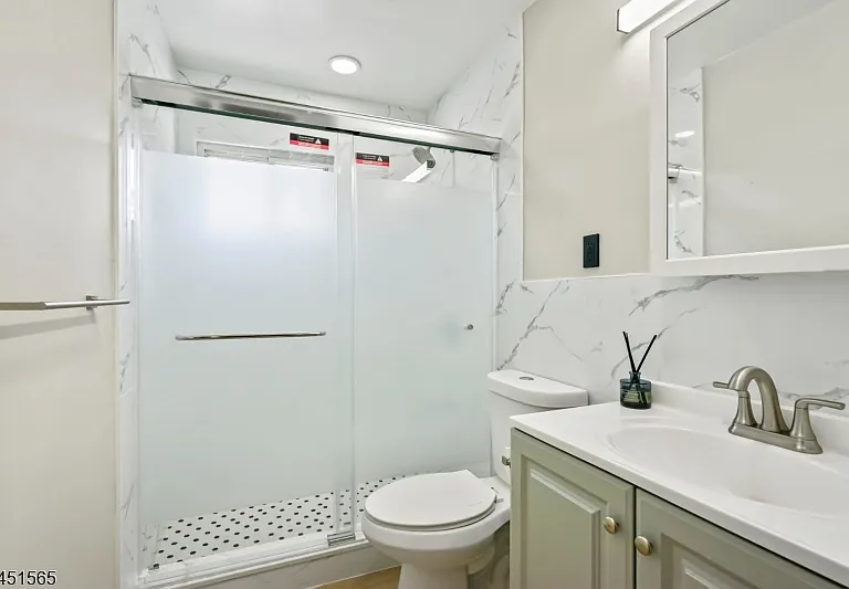 18 Deerwood Ave — Photo 10