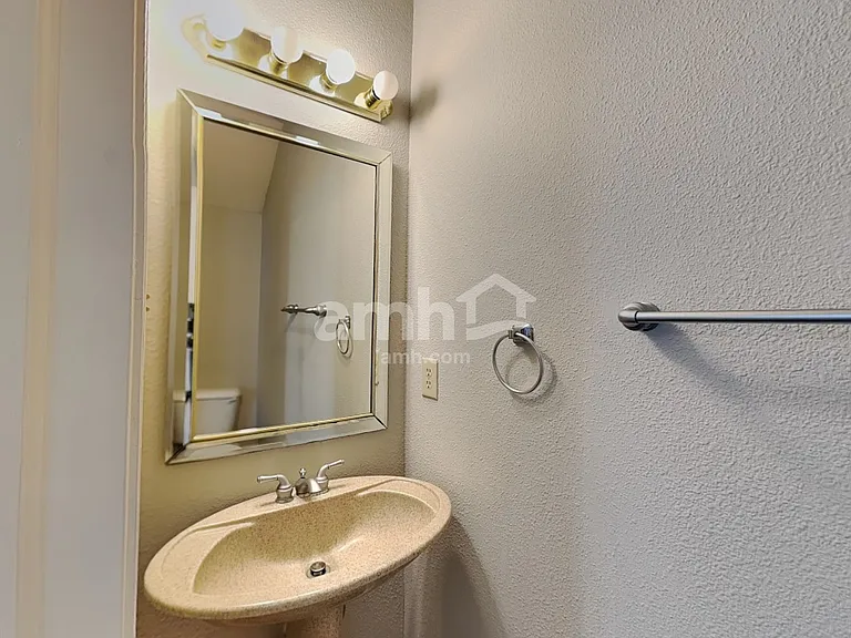 5793 Amber Ln — Photo 7