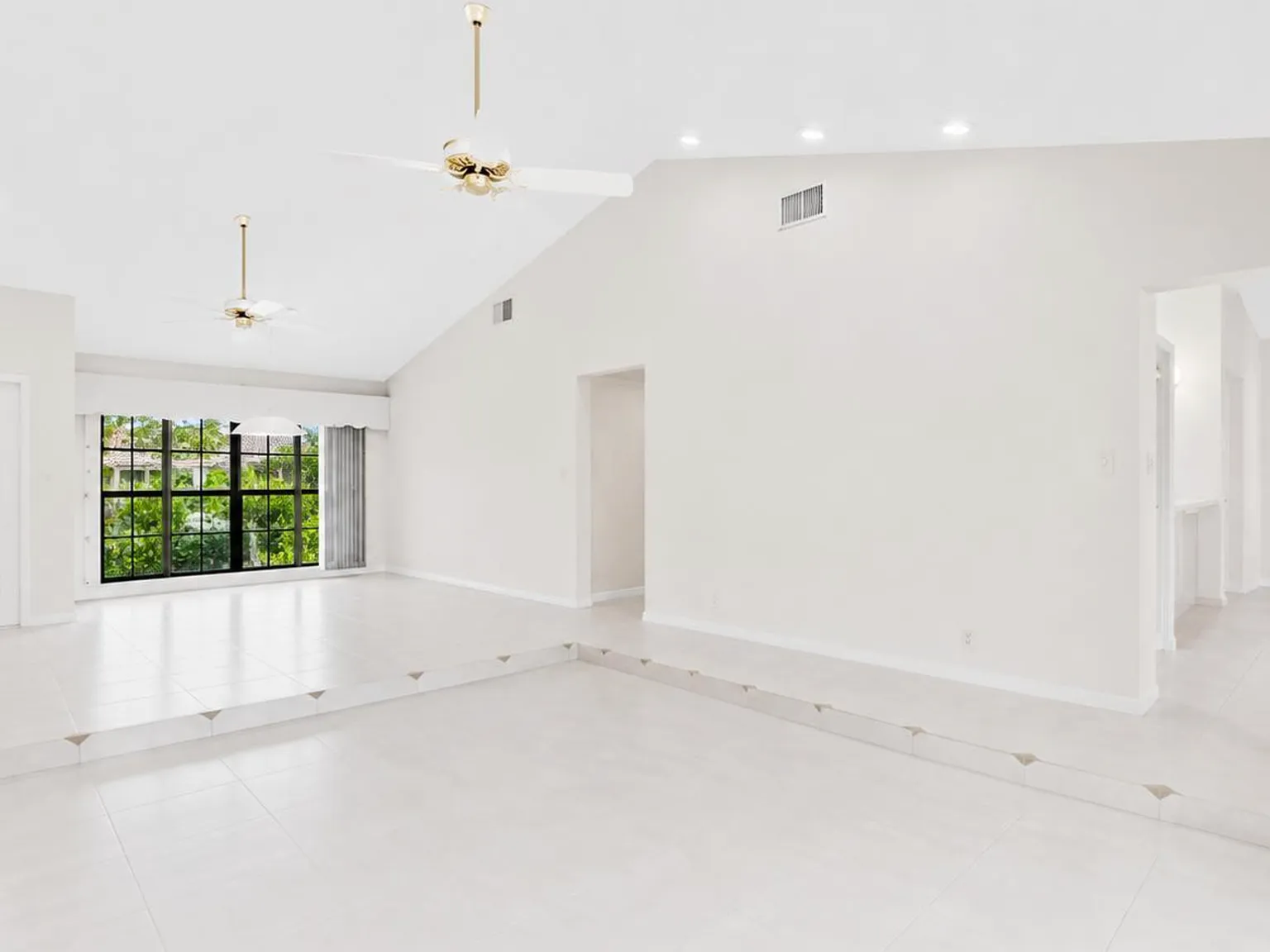4 bed, 2484 sqft, $5,300 — Photo 4